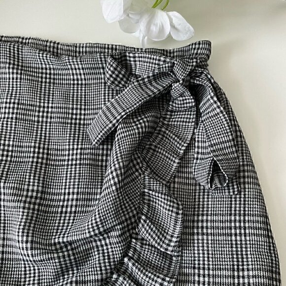 Checkered Gingham Wrap Mini Skirt - Picture 7 of 8